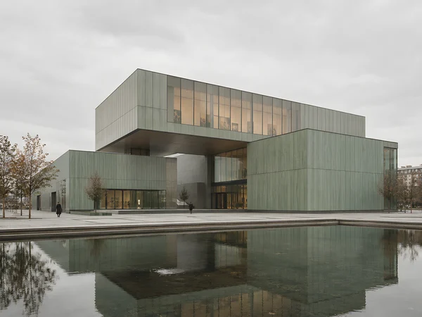 Modern Museum Architecture with Reflecting Pool