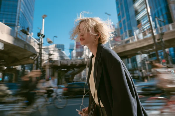 Urban Commuter in Motion