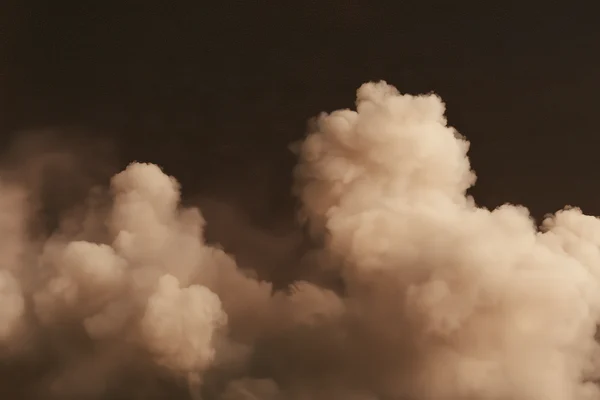Creamy Smoke Plumes